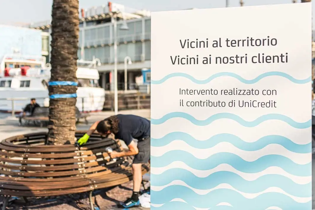 Rinnovo delle panchine promosso da Unicredit  ©Arneis.jpg